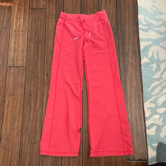 LULULEMON - Red Yoga Pants - Picture 3 of 3